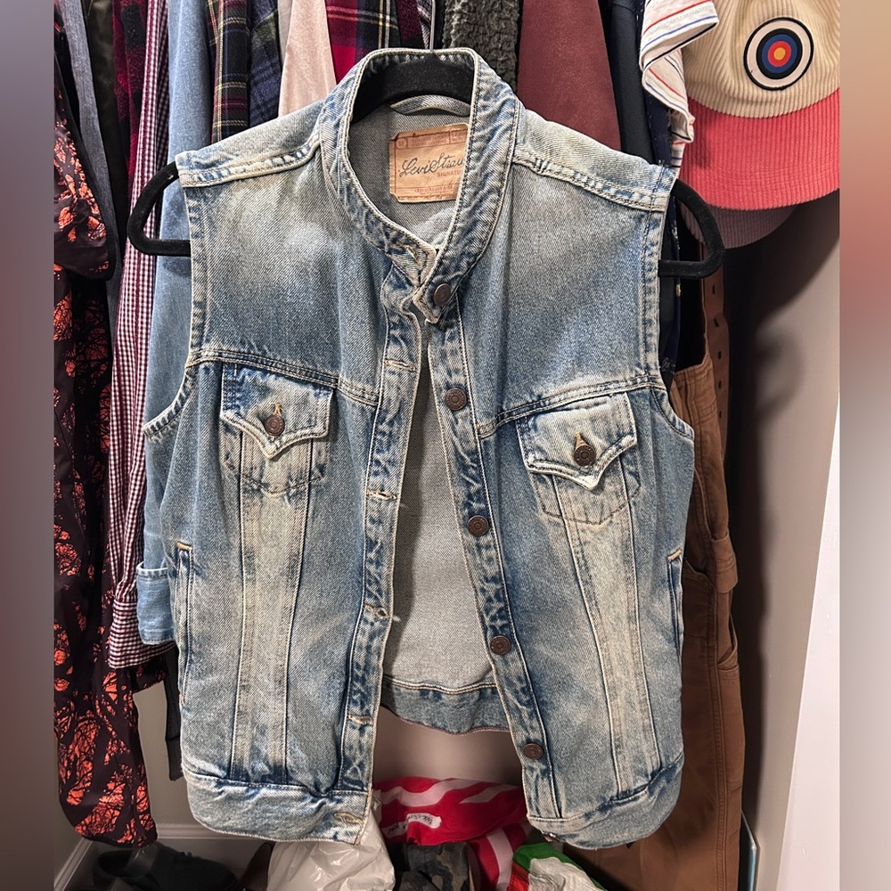 Levi’s Light Wash Denim Vest - Classic Button Front